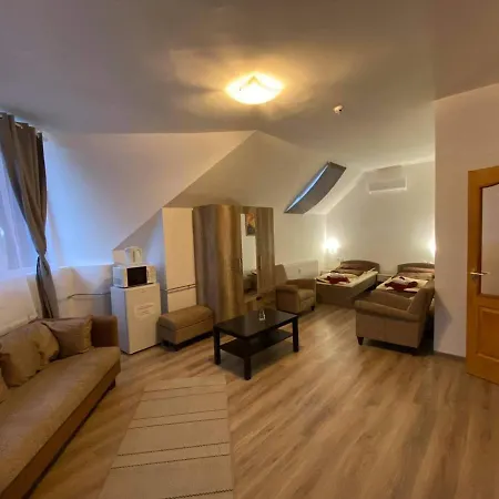 Almasy Vendeghaz Guest house