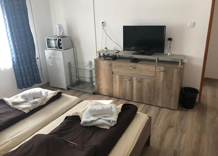 招待所 Almasy Vendeghaz 4*